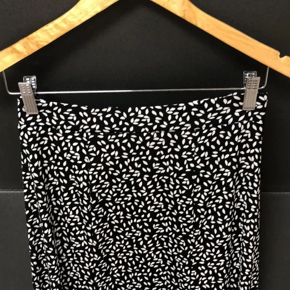 Talbots Black & White Leaf Print Midi Skirt - Size XS - Picture 5 of 9